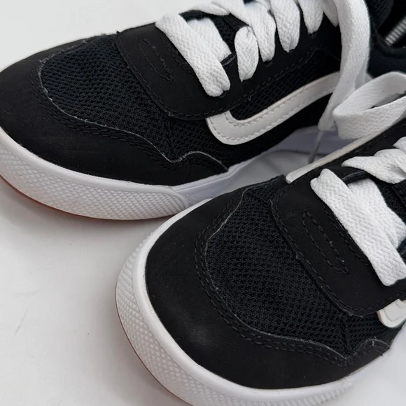 Vans Range EXP Low Top Youth Size 4 Black White Nylon Suede Sneakers - Picture 13 of 16
